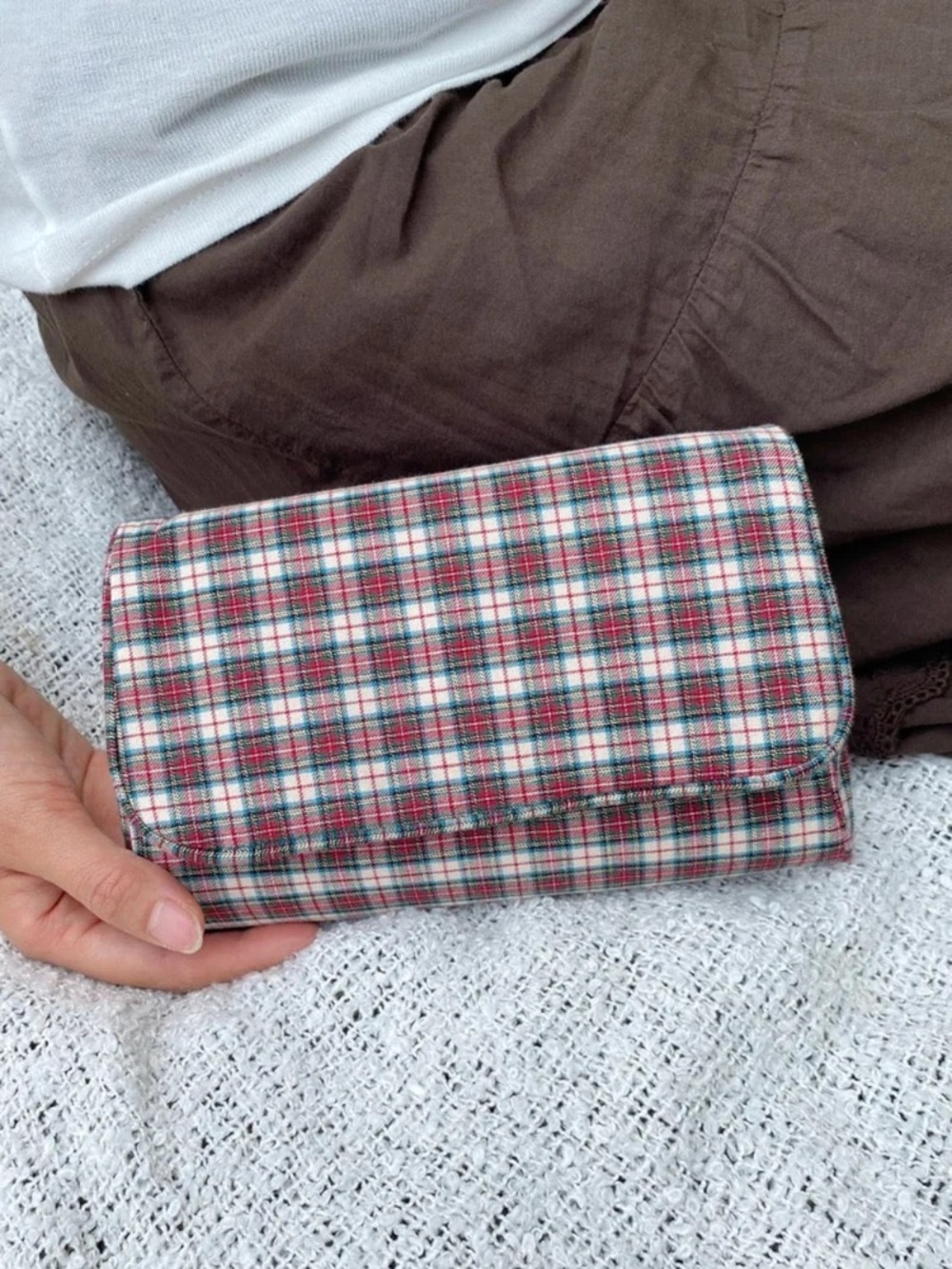 Brandy melville plaid makeup bag - Picture 4 of 4